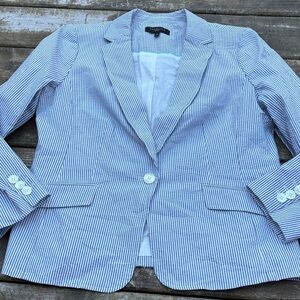 Talbots Women's seersucker Blazer - Blue and White size 14P
